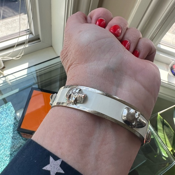 Alexander McQueen skull bracelet - Picture 3 of 5